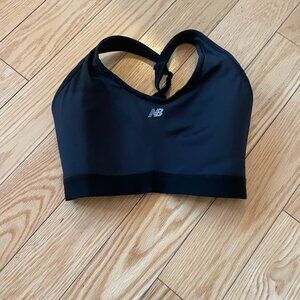 NB Essential Run sports Bra